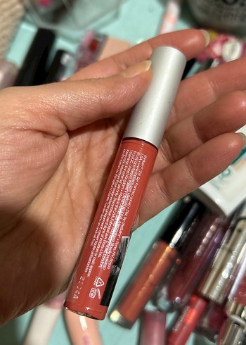 Parlak Bej Likit Ruj Meet Matt(e) Hughes - Görsel 2