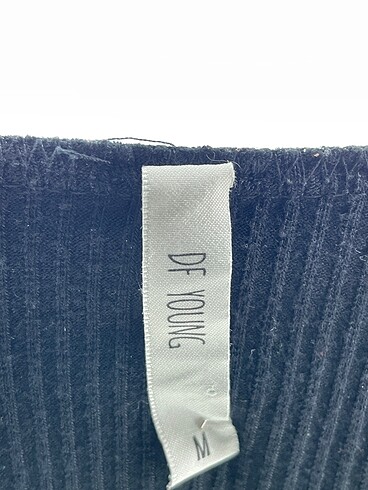 m Beden siyah Renk Defacto T-shirt %70 İndirimli.