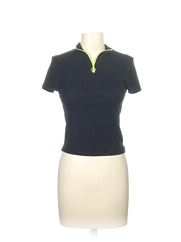 Defacto T-shirt %70 İndirimli.