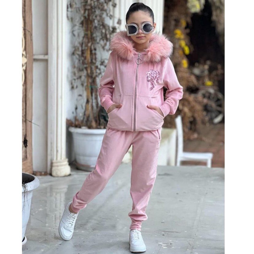 Kızlar için Pembe Kapüşonlu Peluş Detaylı Kadife Eşofman Takımı - Görsel 2