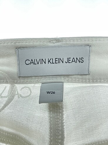 26 Beden beyaz Renk Calvin Klein Jean / Kot %70 İndirimli.