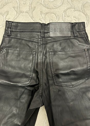 Bershka Deri pantolon - Görsel 3