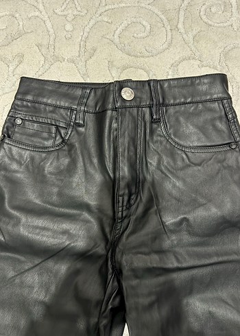 Bershka Deri pantolon - Görsel 2