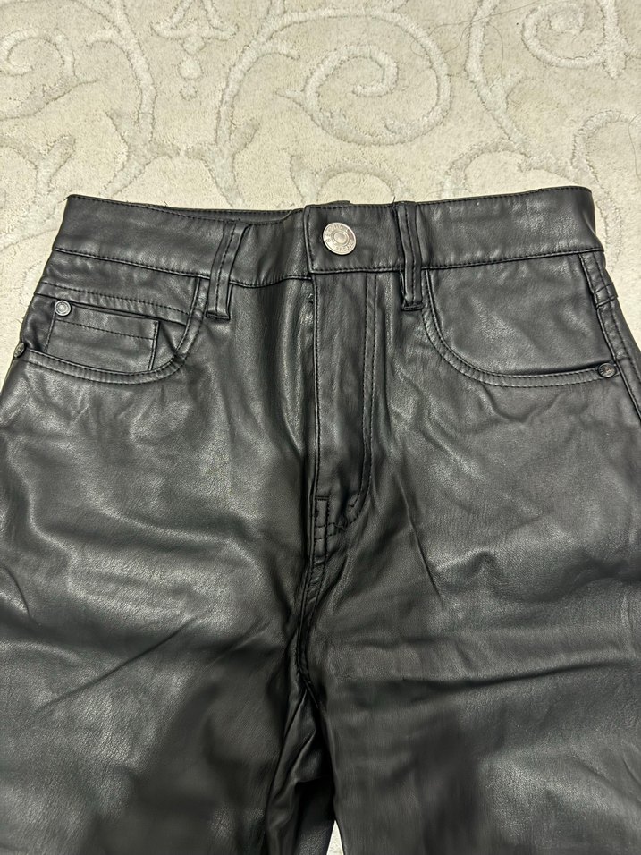 Bershka Deri pantolon - Görsel 2