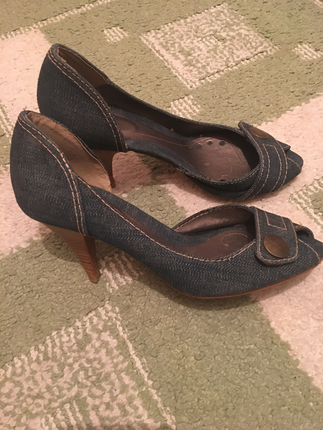 37 Beden mavi Renk Stradivarius markalı topuklu ayakkabı