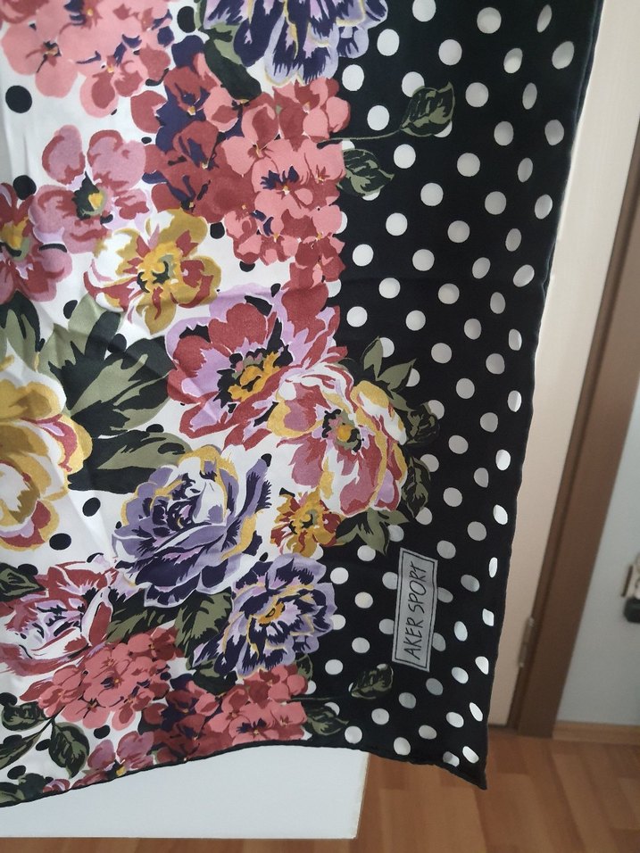 Çiçekli ve Düğmeli Çok Renkli Bohem Kadın Fuları - Görsel 2