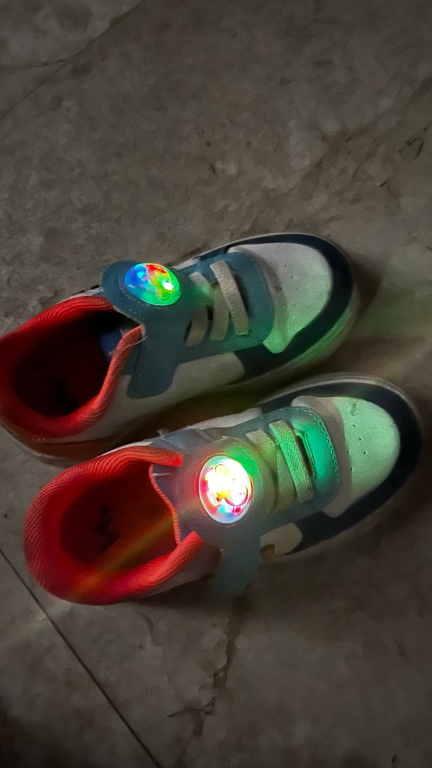 Çocuklar için renkli cırt cırtlı spor ayakkabı - Görsel 2