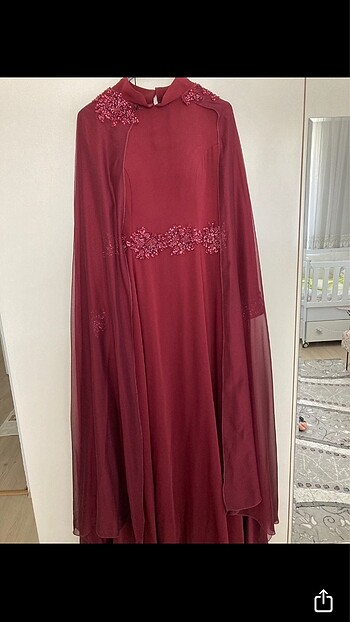 Pelerinli abiye elbise