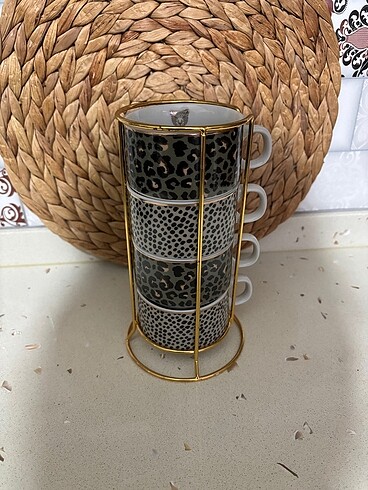Standlı leoparlı fincan takımı