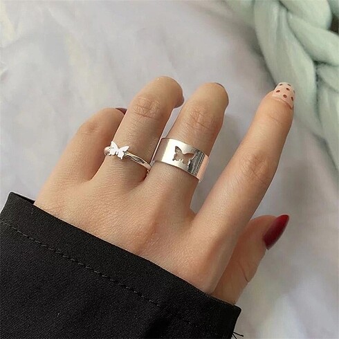 Urban Outfitters Kelebek tasarım çift yüzüğü