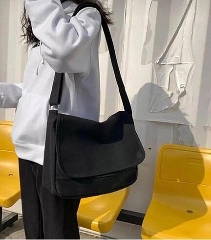  Beden Düz siyah postacı çantası