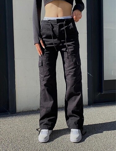 Urban Outfitters Y2K Britt Kargo Cep Siyah Pantolon