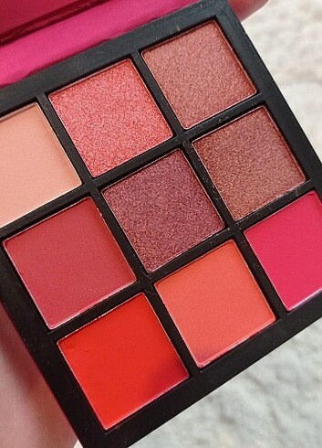  Beden Renk Hudabeauty far paleti 