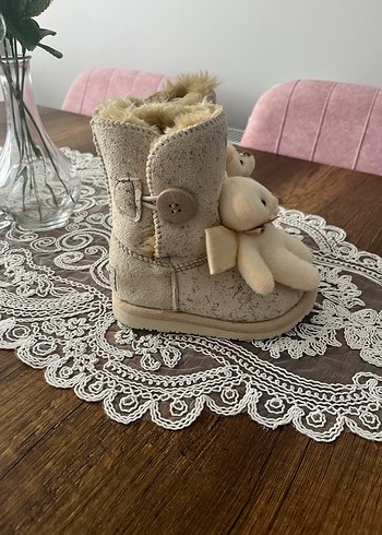 Nakışlı ve Kürklü Kız Çocuk bot - Görsel 3