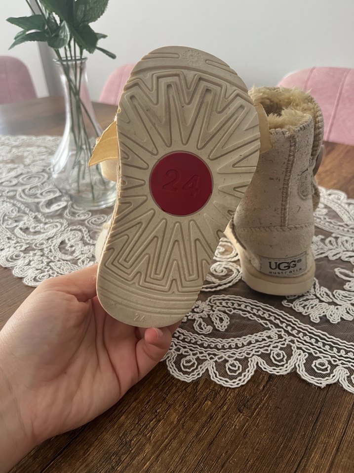 Nakışlı ve Kürklü Kız Çocuk bot - Görsel 4