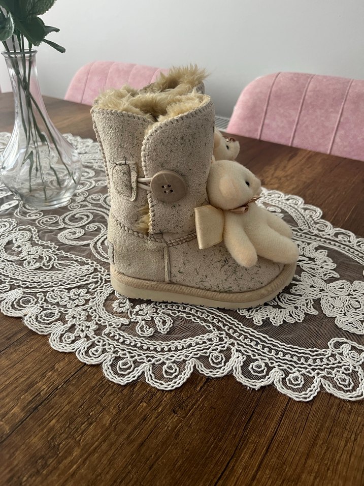 Nakışlı ve Kürklü Kız Çocuk bot - Görsel 3