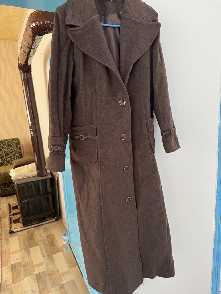 Düğmeli Uzun Kahverengi Kadın Kaban - Görsel 4