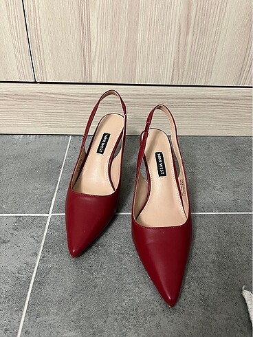 38 Beden kırmızı Renk Nine west kırmızı stiletto