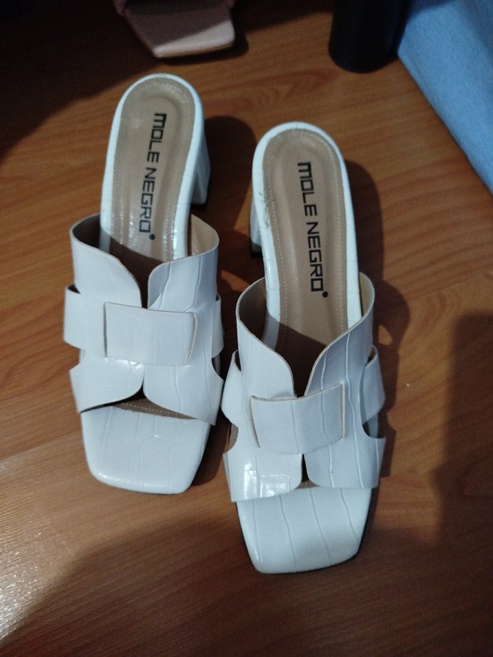 Beyaz Tokalı Kadın Terlik tek fiyatı 3 adet fiyat 450 - Görsel 2