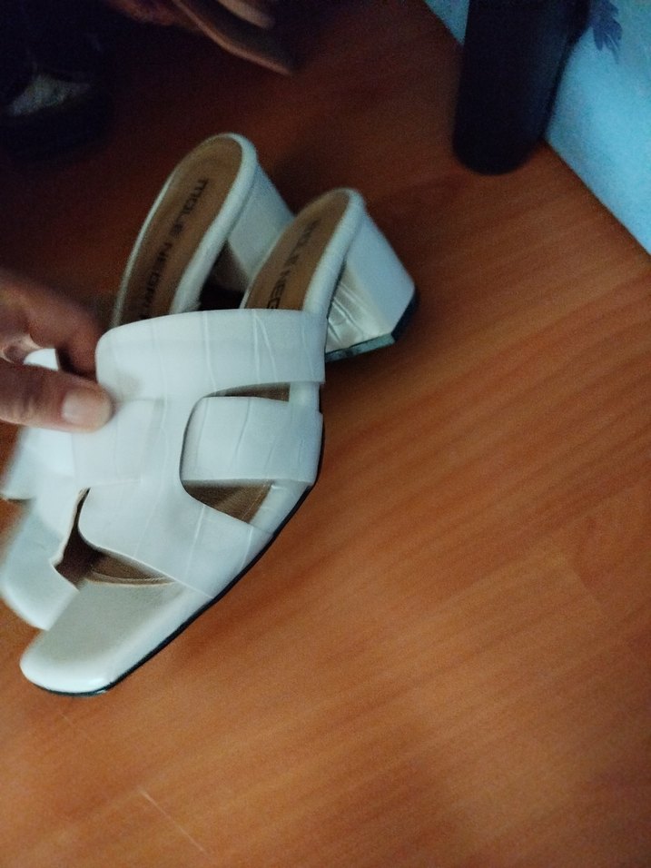 Beyaz Tokalı Kadın Terlik tek fiyatı 3 adet fiyat 450 - Görsel 4