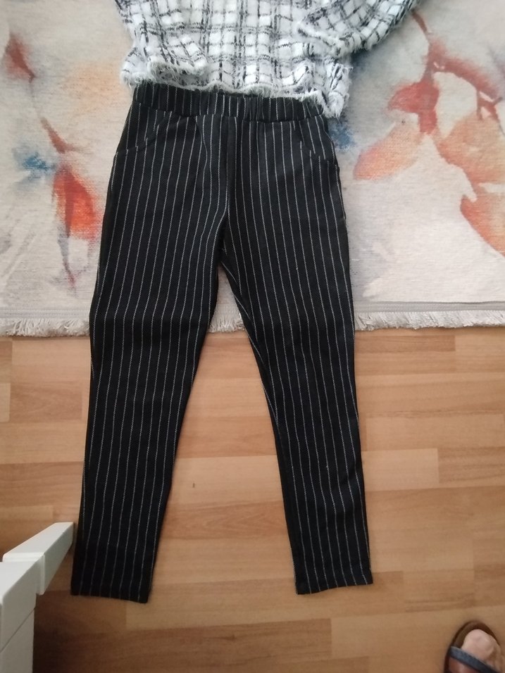 Gri Çizgili Pilili Kadın Kumaş Pantolon kazak takım - Görsel 2