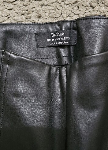 m Beden Bershka suni beyaz cizgili deri tayt