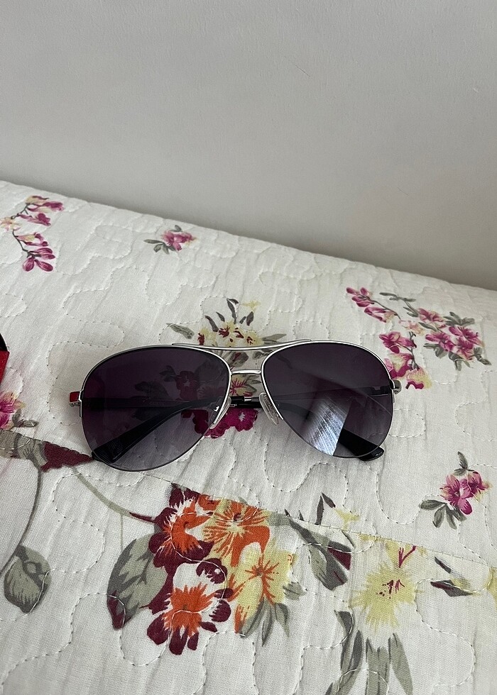GUESS KADIN GÜNEŞ GÖZLÜĞÜ - Görsel 2