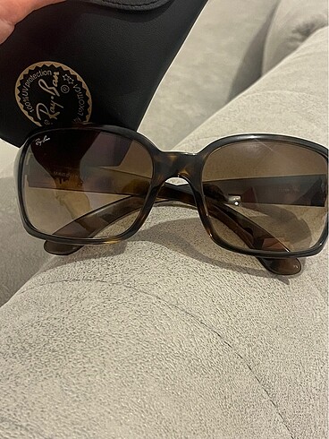 RAYBAN KADIN GÜNEŞ GÖZLÜĞÜ