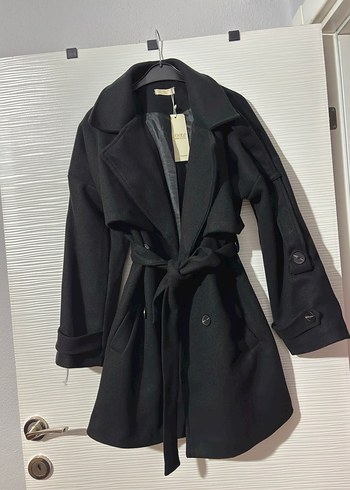 Siyah Kuşaklı Kadın Kaban - Görsel 2