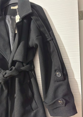 Siyah Kuşaklı Kadın Kaban - Görsel 4