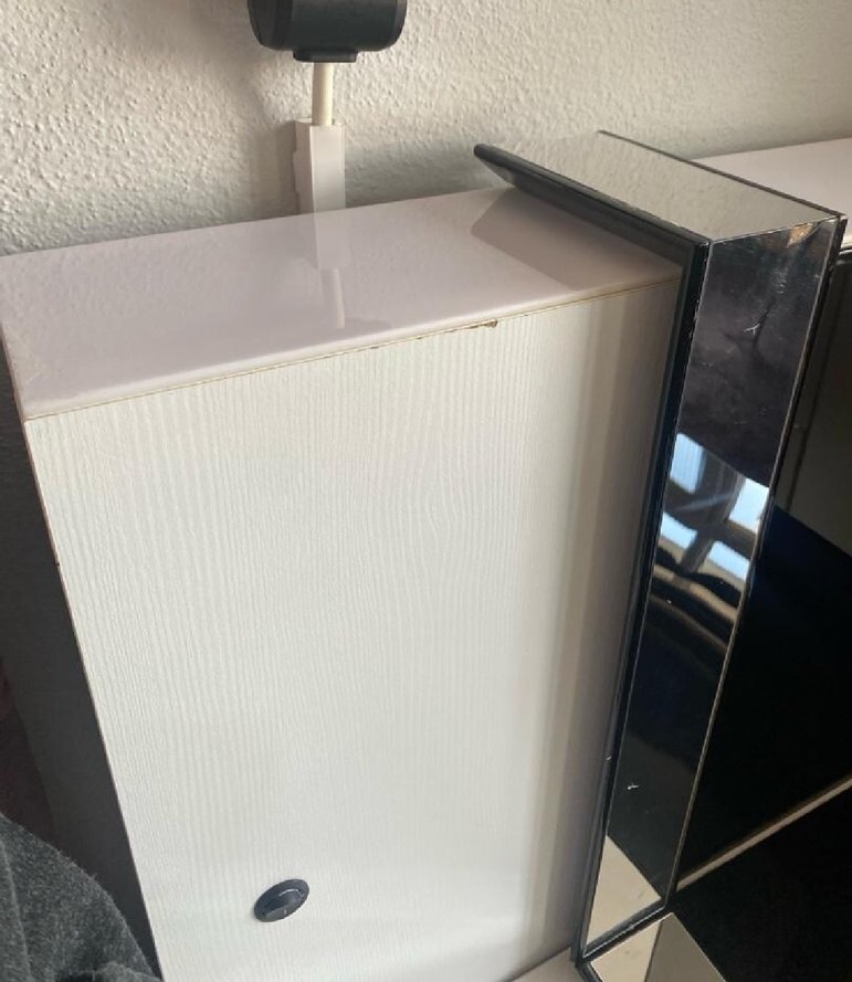 Siyah beyaz ledli Komodin - Görsel 5