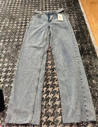BERSHKA PANTOLON