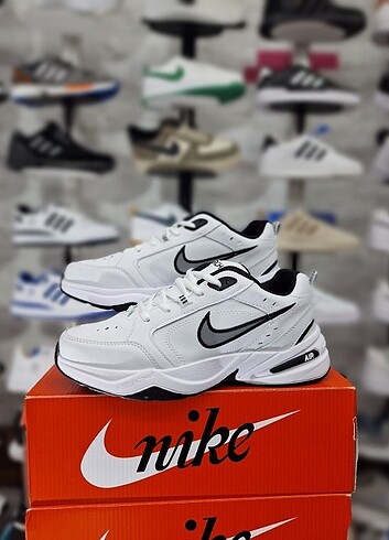 Nike air monarch