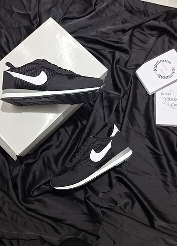 Nike 305
