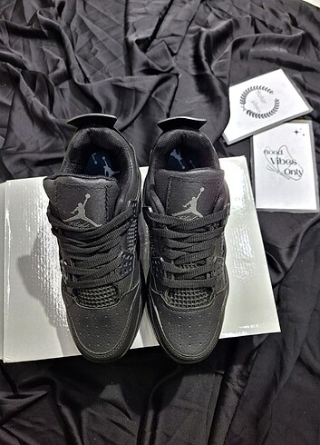 Nike jordan retro 4
