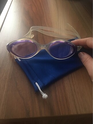 Arena marka yüzücü gözlüğü