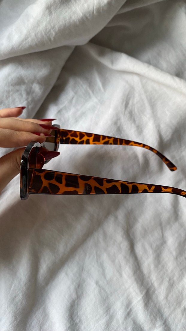 Leoparlı güneş gözlüğü - Görsel 4