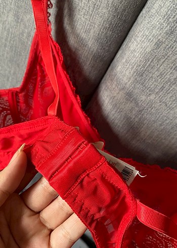 Kırmızı dantelli sütyen - Görsel 6