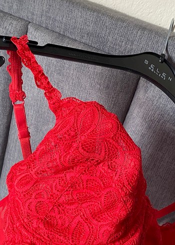 Kırmızı dantelli Sütyen - Görsel 2