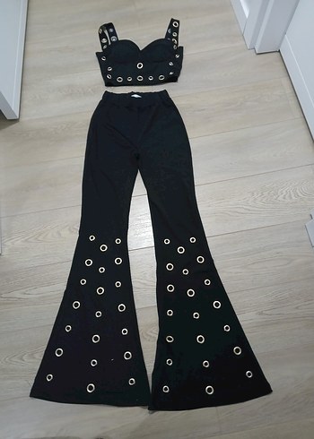 Tokalı Siyah Mini Deri İspanyol Paça Pantolon - Görsel 3