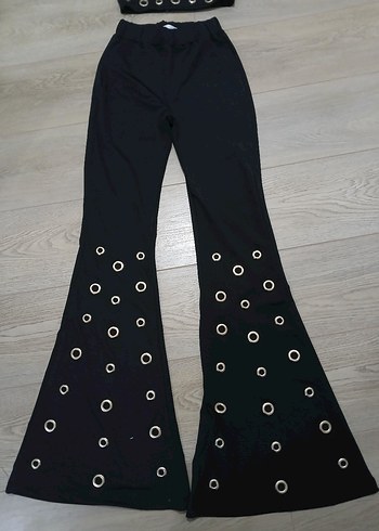 Tokalı Siyah Mini Deri İspanyol Paça Pantolon - Görsel 4