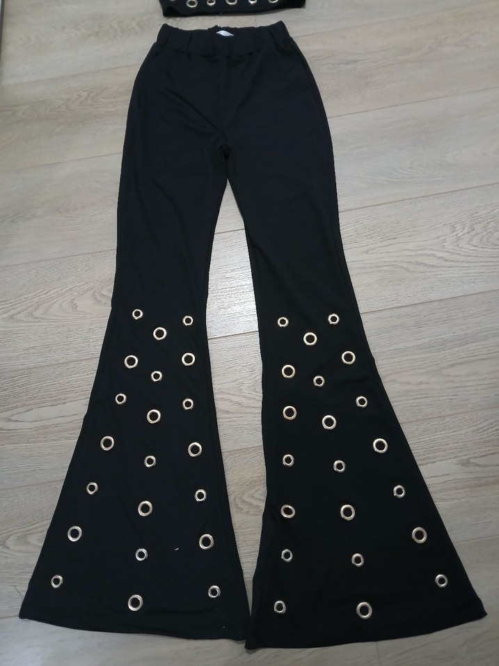 Tokalı Siyah Mini Deri İspanyol Paça Pantolon - Görsel 4