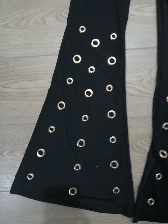 Tokalı Siyah Mini Deri İspanyol Paça Pantolon - Görsel 5