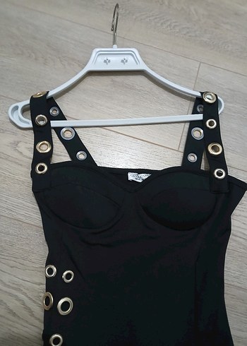 Siyah Düğmeli V Yaka Uzun Abiye Elbise - Görsel 4