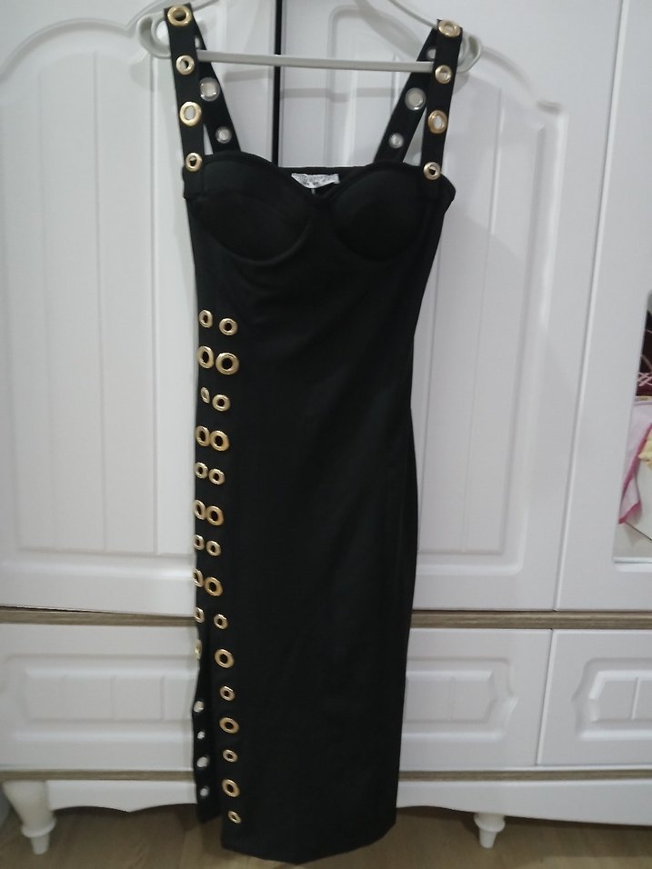 Siyah Düğmeli V Yaka Uzun Abiye Elbise - Görsel 5