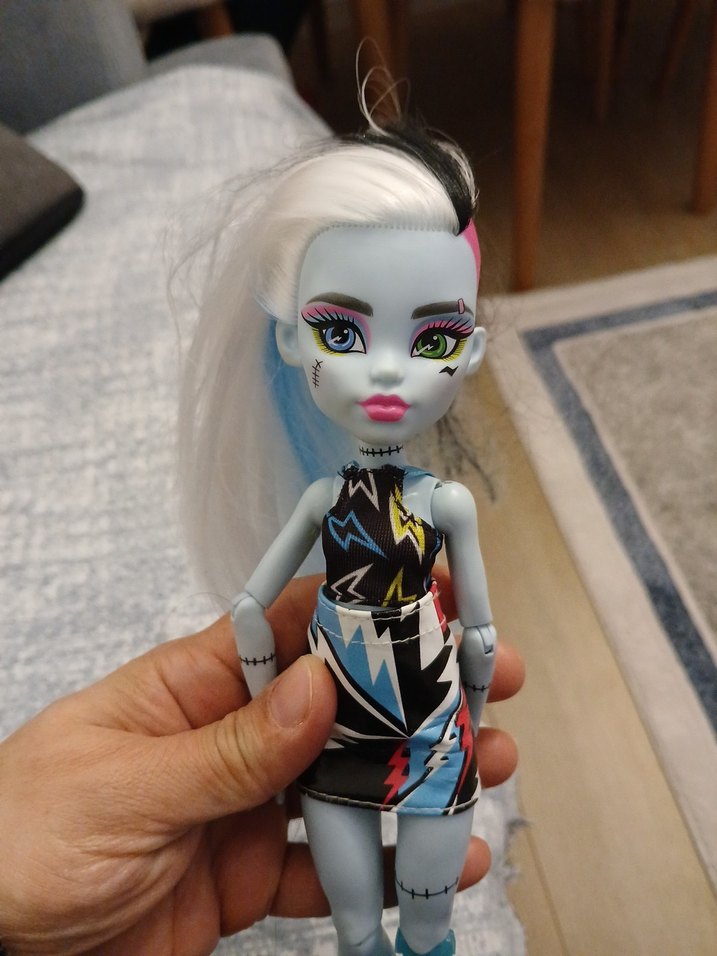 monster hıgh  neon frankıe Steın bebek - Görsel 4