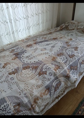 Beden Nakışlı Bej ve Gri masa Örtüsü