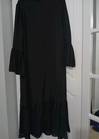 Siyah Uzun Kollu Fırfırlı Uzun Elbise - Görsel 2