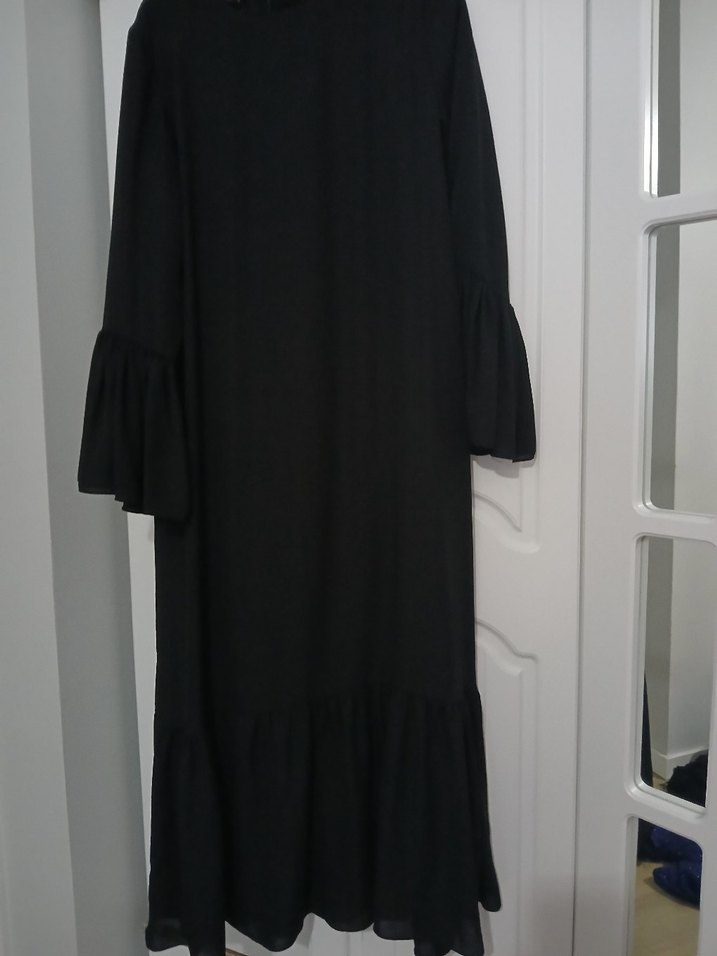 Siyah Uzun Kollu Fırfırlı Uzun Elbise - Görsel 2