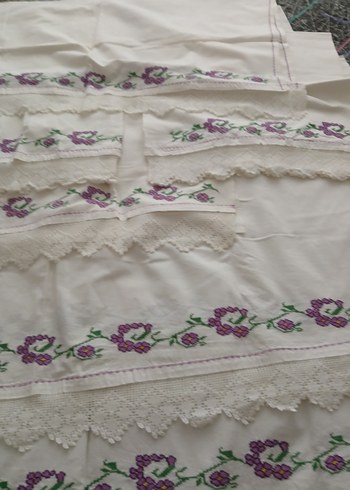 Mor Nakışlı Klasik Masa Örtüsü - Görsel 5